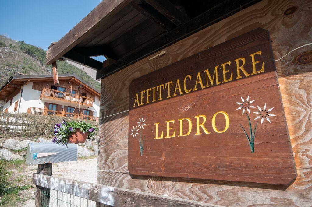 B&B Ledro Mezzolago Exteriör bild